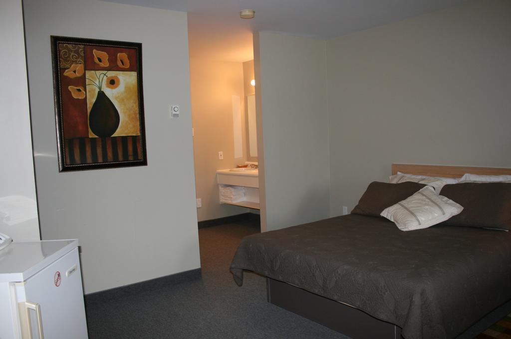 Hotel La Cuillere A Pot Saint-Donat-de-Montcalm Zimmer foto