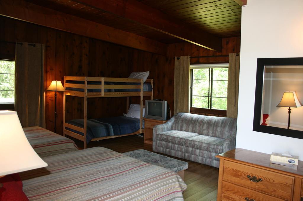 Hotel La Cuillere A Pot Saint-Donat-de-Montcalm Zimmer foto