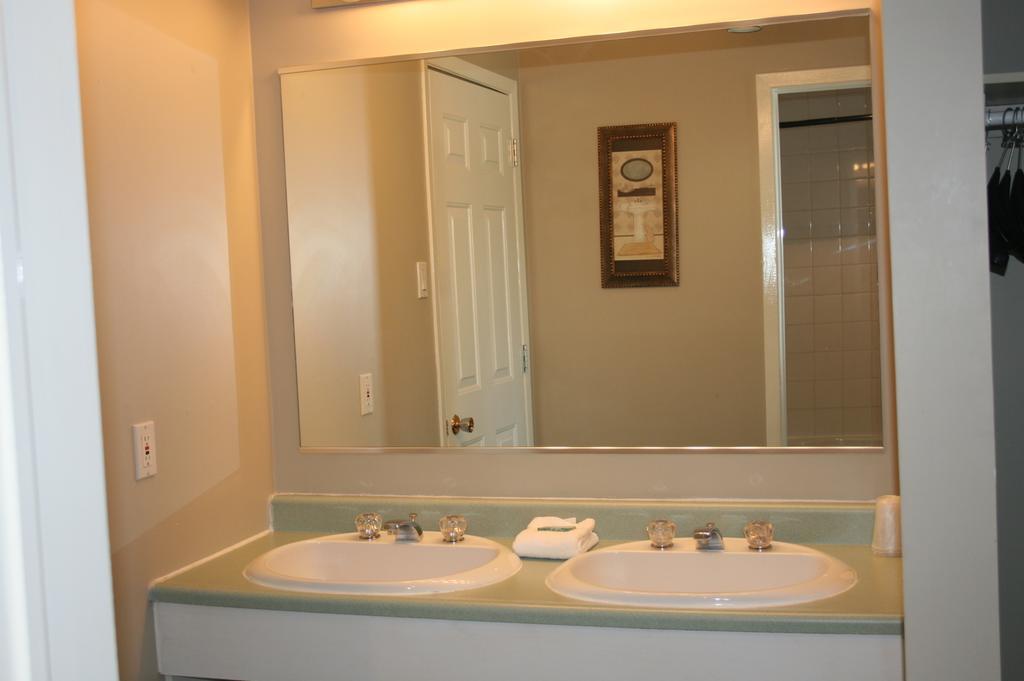 Hotel La Cuillere A Pot Saint-Donat-de-Montcalm Zimmer foto