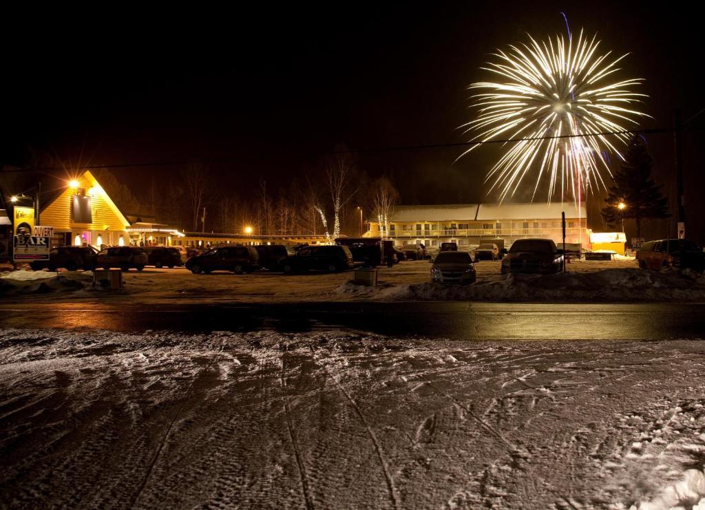 Hotel La Cuillere A Pot Saint-Donat-de-Montcalm Exterior foto